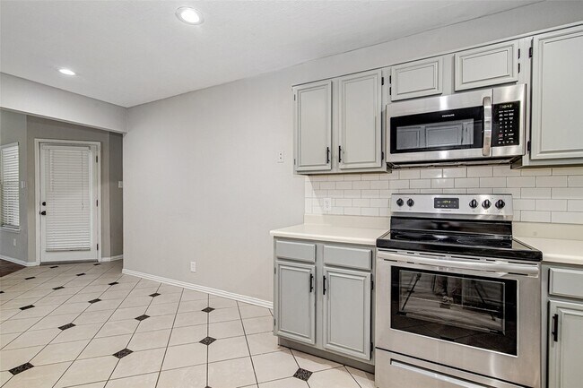 Building Photo - 120 N Flaxseed Ln