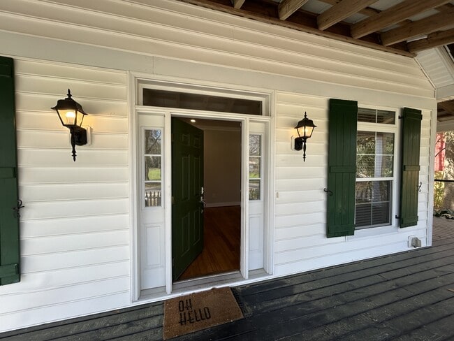 Building Photo - 2805 3rd St