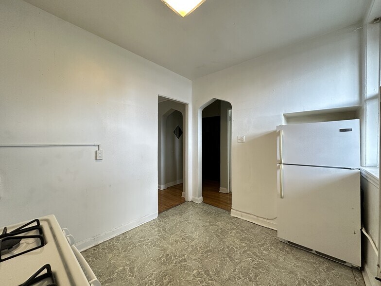 Building Photo - 4333 N Wolcott Ave