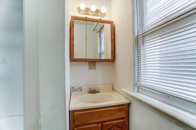 Building Photo - 888-890 Studer Ave [OWNER OWES MONEY - DO ...