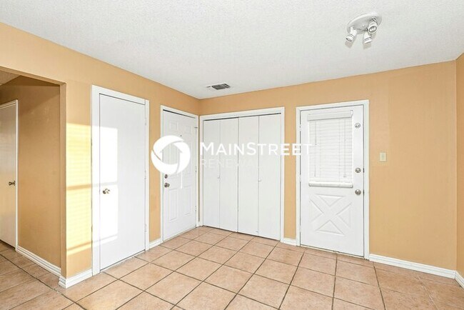 Building Photo - 3 Bedroom Pet-Friendly Home in Watauga, TX with Main Street Renewal