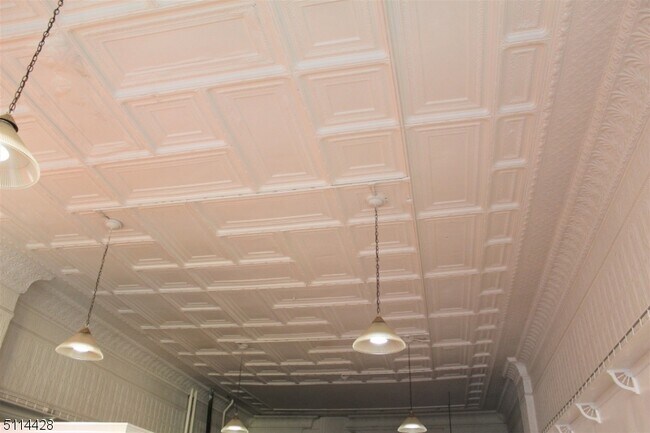 Building Photo - 396 S Main St