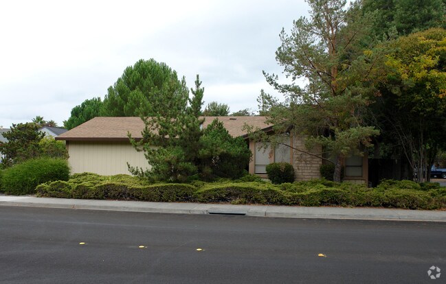 Building Photo - 1541-1543 Neotomas Ave