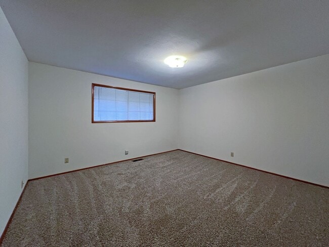 Building Photo - Adorable Three Bedrooom in Edgewood