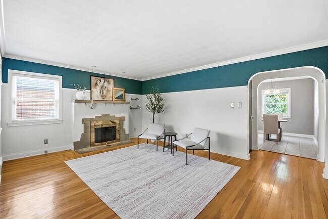 Building Photo - 908 Shroyer Rd