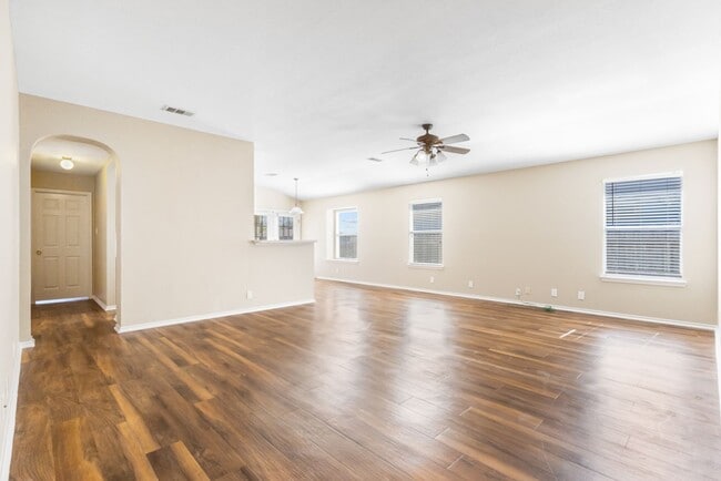 Building Photo - Well-Maintained 3-Bedroom Home – Ideal for Students & Professionals!