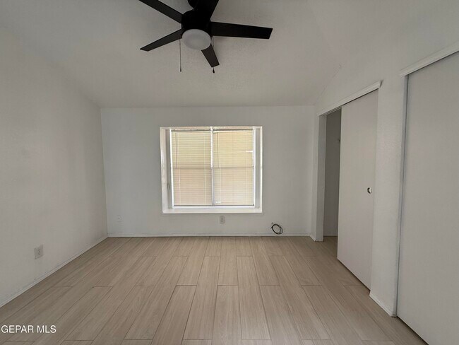 Building Photo - 1524 Greg Powers Dr