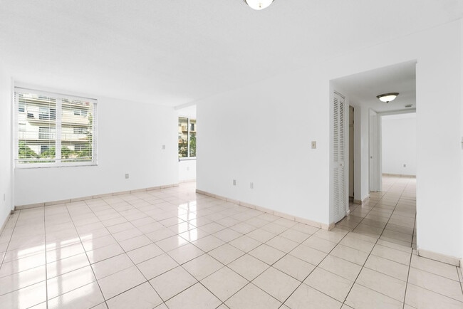 Building Photo - 250 180th Dr