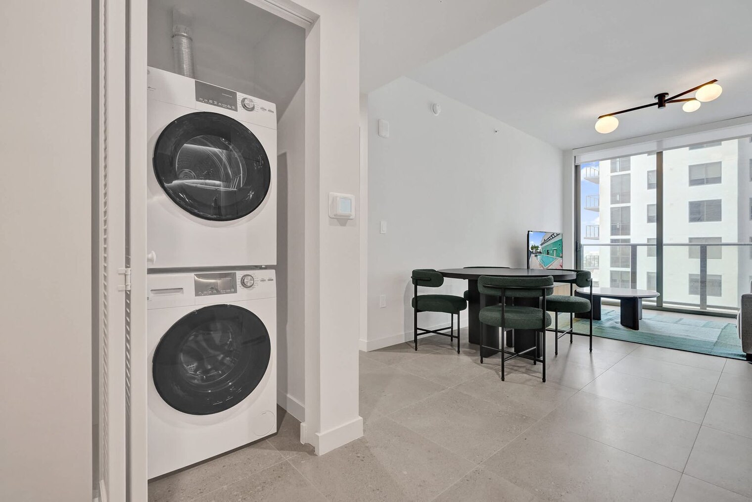 Building Photo - 11 NE 6th St