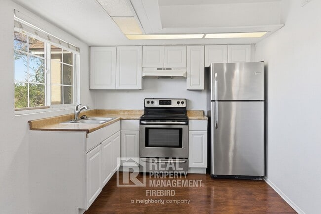 Building Photo - 45 N Phyllis-209