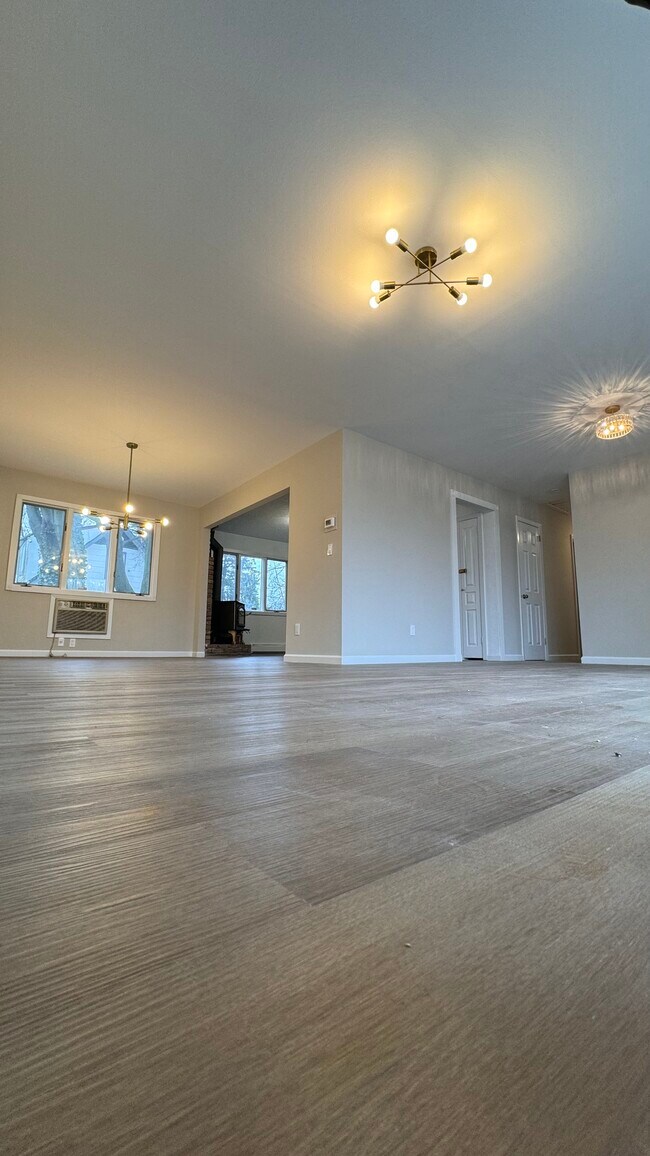 Building Photo - 20 Poplar Pl