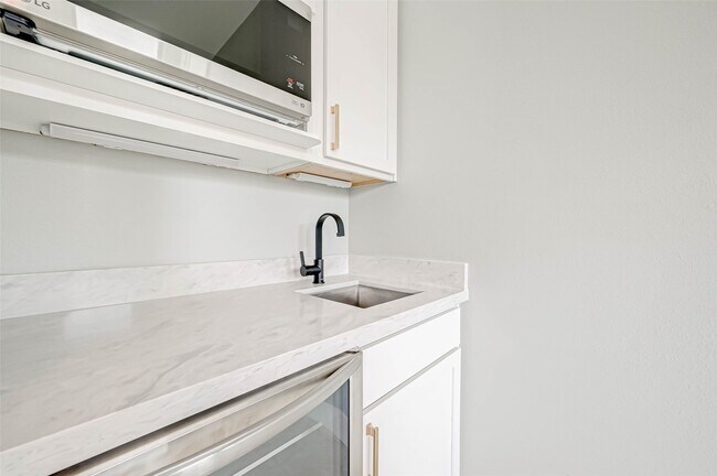 Building Photo - 3503 Anita St