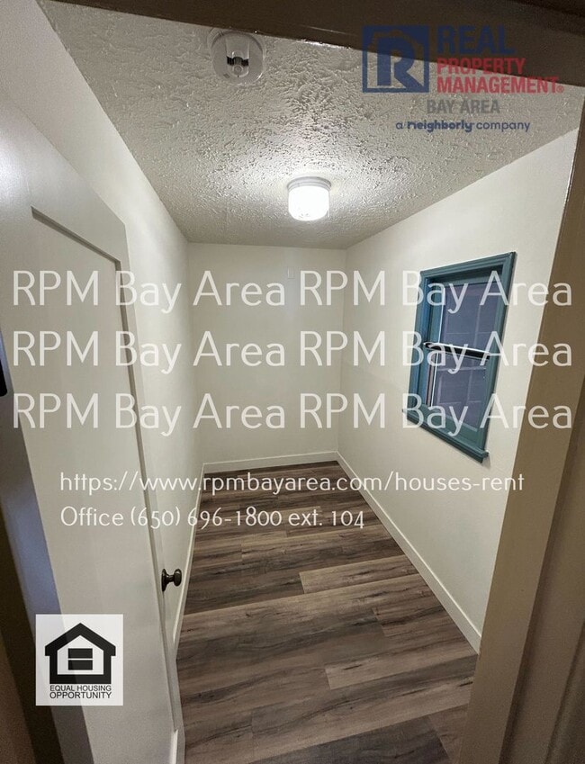 Building Photo - Cozy, Quaint Cottage (2BD/1BTH)