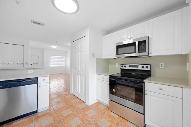 Building Photo - 3378 W 80th St