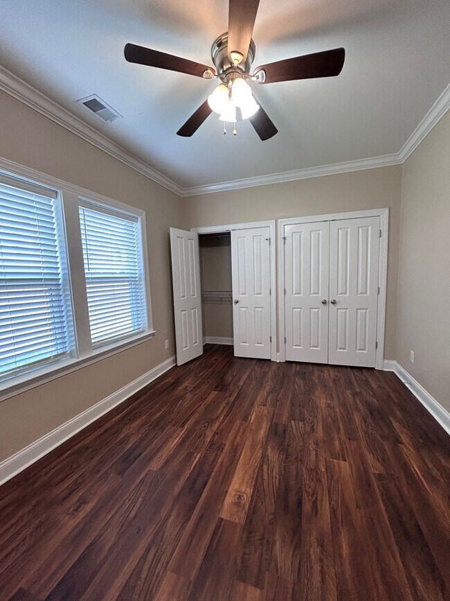 Building Photo - Beautiful 3bed, 2bath Home in Park Circle