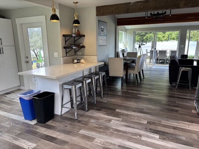 Building Photo - Waterfront 2-Bedroom with a loft Home on Anderson Island