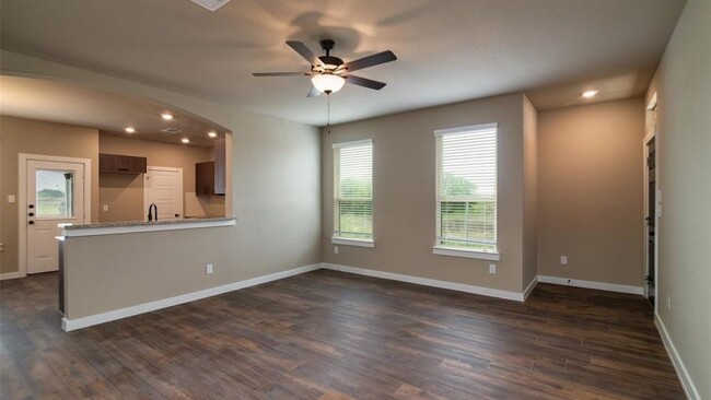Building Photo - 600 Harvest Moon Dr