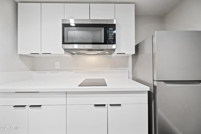 Building Photo - 3025 N 32nd St