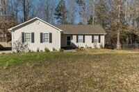 Building Photo - GREAT PRICE! Move-In Ready 3-Bedroom Home Near Camp Lejeune