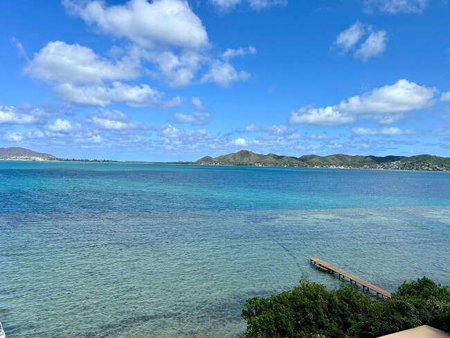 Building Photo - Hawaii living at its best.  Beautiful Kaneohe Bay front.
