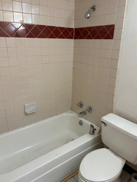 Building Photo - 508 4th St