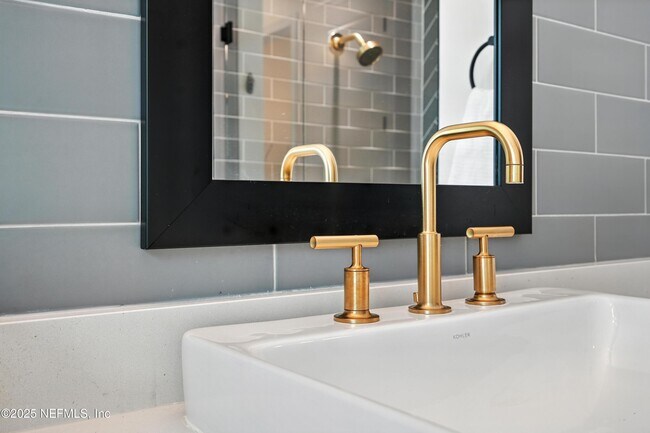 Building Photo - 480 Loosestrife Wy