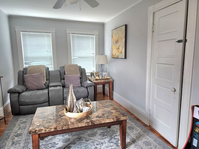 Building Photo - 82 Temple Ave