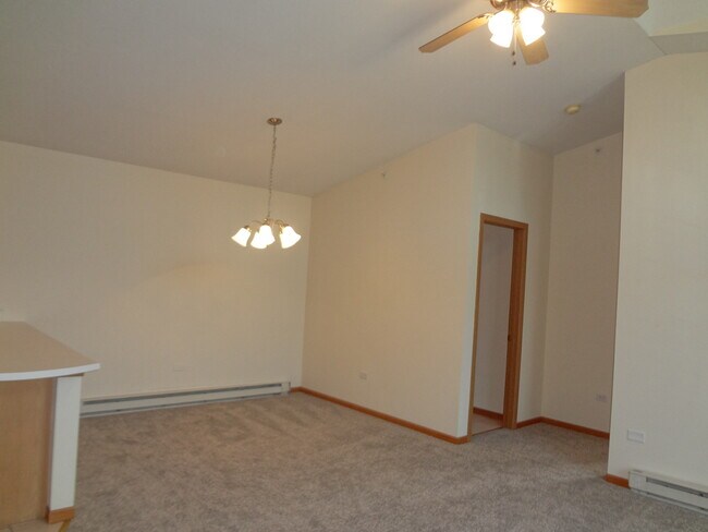 Building Photo - 1412 W Clear Water Cir