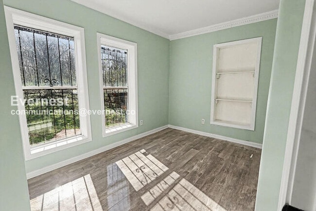 Building Photo - 2028 13th St N