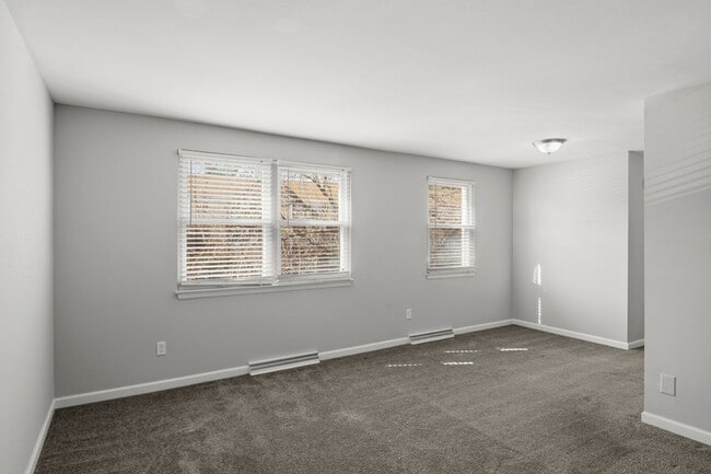 Building Photo - 4411 Falls Bridge Dr