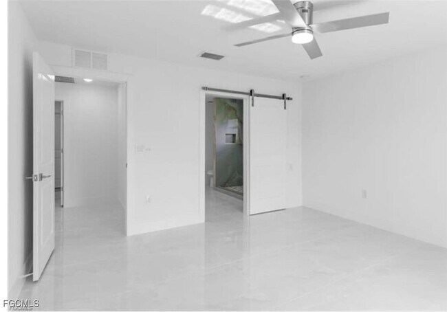 Building Photo - 2513 74th St W