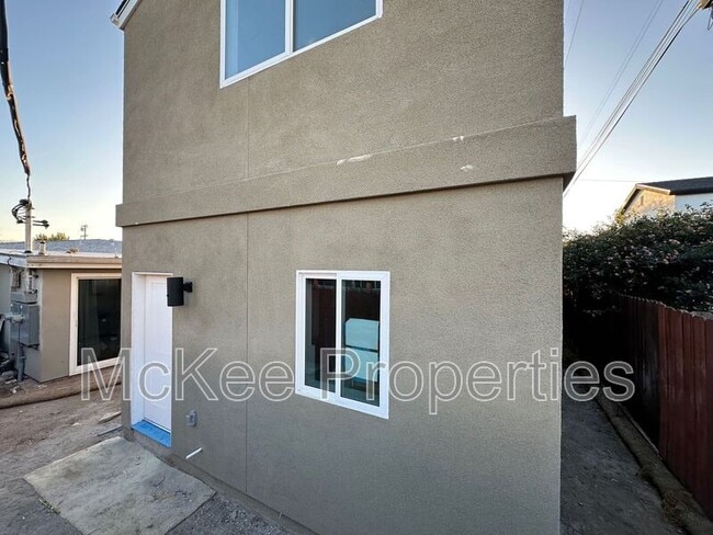 Building Photo - 6174 Dorothy Dr