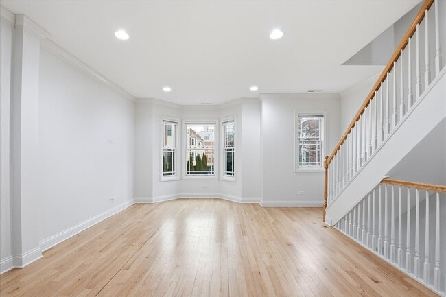 Building Photo - 2340 W Adams St