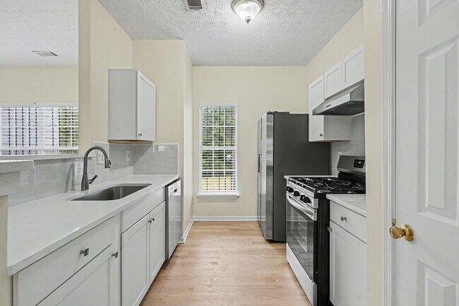 Building Photo - 2545 Walden Lake Dr