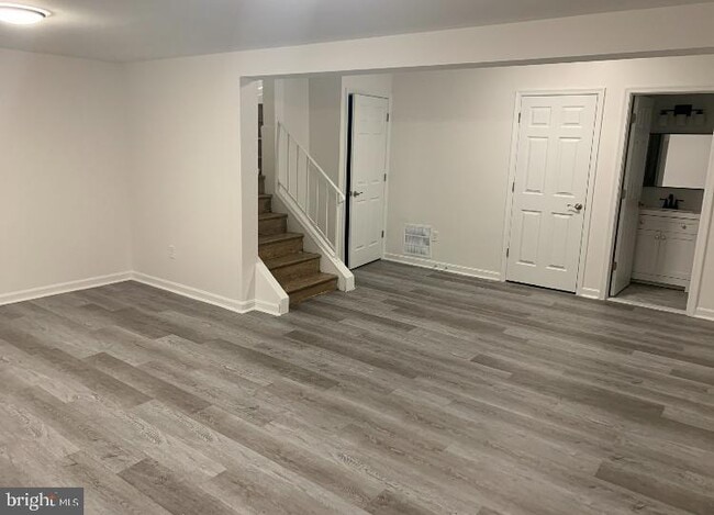 Building Photo - 2005 Wintergreen Pl