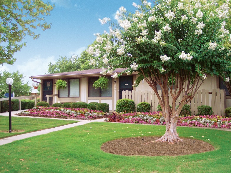 Ravenwood Apartments 735 N MAIN St MAULDIN SC 29662 Apartment Finder