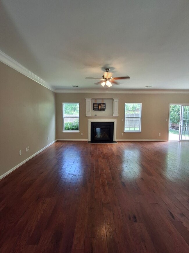 Building Photo - Beautiful 3-Bedroom Home with Bonus Room i...