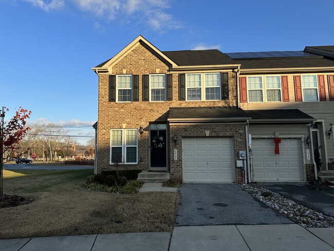 Building Photo - 2437 Baileys Pond Rd