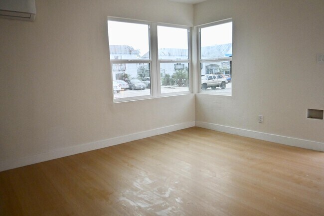 Building Photo - 4358-4364 36th St