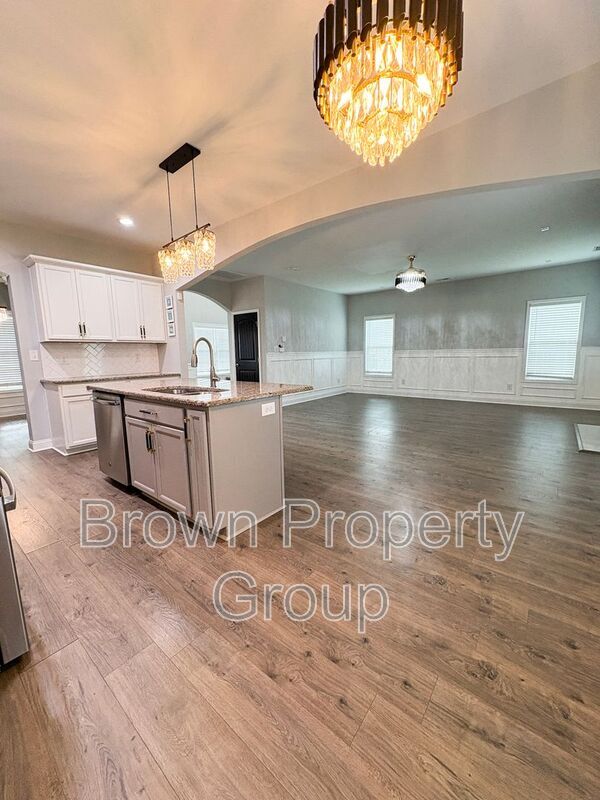 Building Photo - 179 Stafford Ave