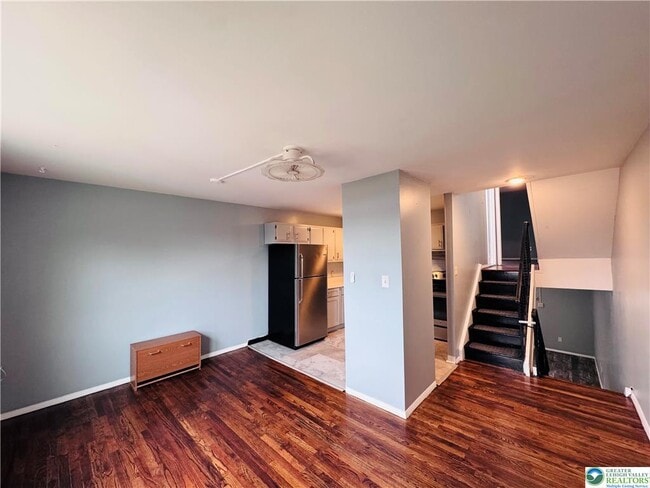 Building Photo - 402 S Bradford St