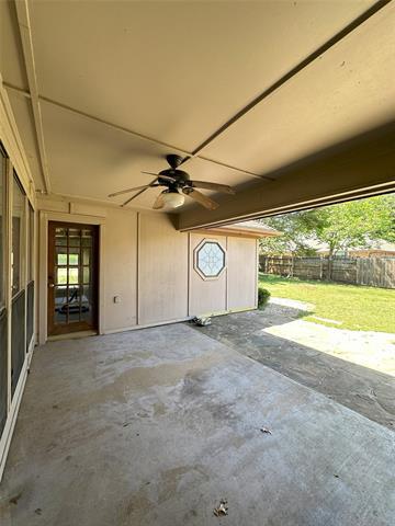 Building Photo - 2900 Sweet Briar St