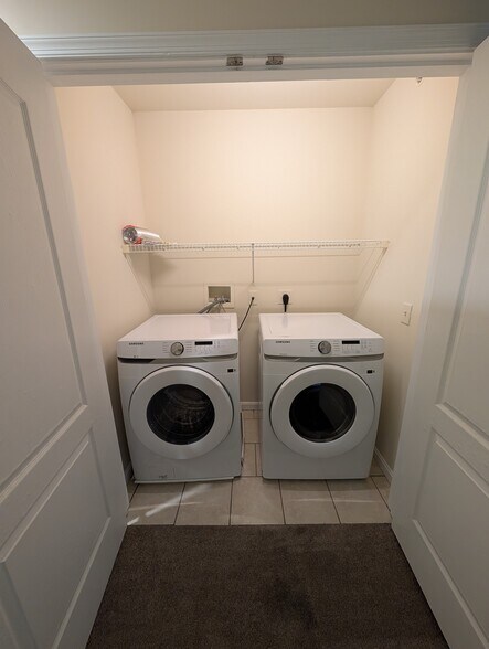 Building Photo - 2770 Monticello Ln