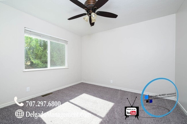 Building Photo - Enjoy Benicia living in this recently upgr...