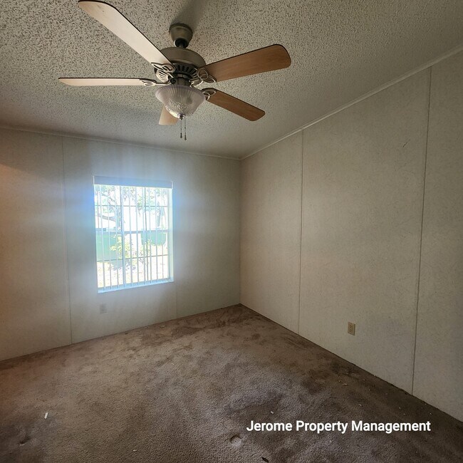 Building Photo - 5924 Vanco Dr