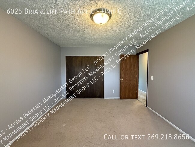 Building Photo - 6025 Briarcliff Path