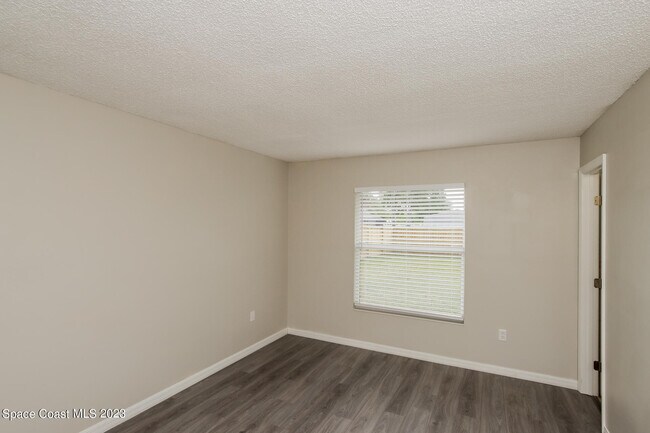 Building Photo - 486 Catalina Ave