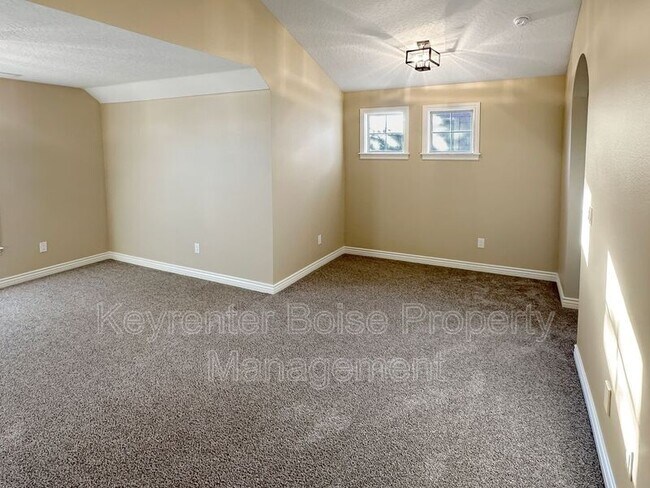 Building Photo - 538 E Halpin Dr