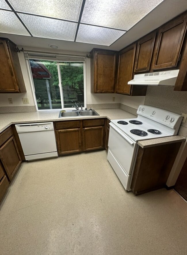 Building Photo - 3 Bed, 2 Bath Ranch in Hazel Dell!