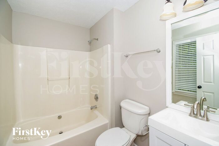 Building Photo - 608 Nottingham Dr